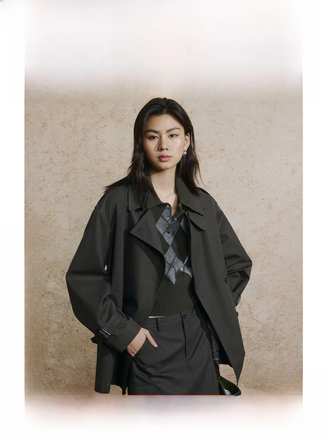 Classic Collar Short Length Windbreaker Crisp Elegant Business Cotton 100% Women's Fashion Spring Autumn Seasonal New Arrival
Classic Collar Short Length Windbreaker Crisp Elegant Business Cotton 100% Women's Fashion Spring Autumn Seasonal New Arrival