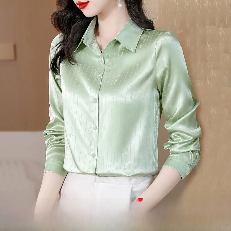Silk irt Women's Long Sve Embroidered Silk Top Korean Sle Straight Cut Button Detail Collar Regular Length
Silk irt Women's Long Sve Embroidered Silk Top Korean Sle Straight Cut Button Detail Collar Regular Length