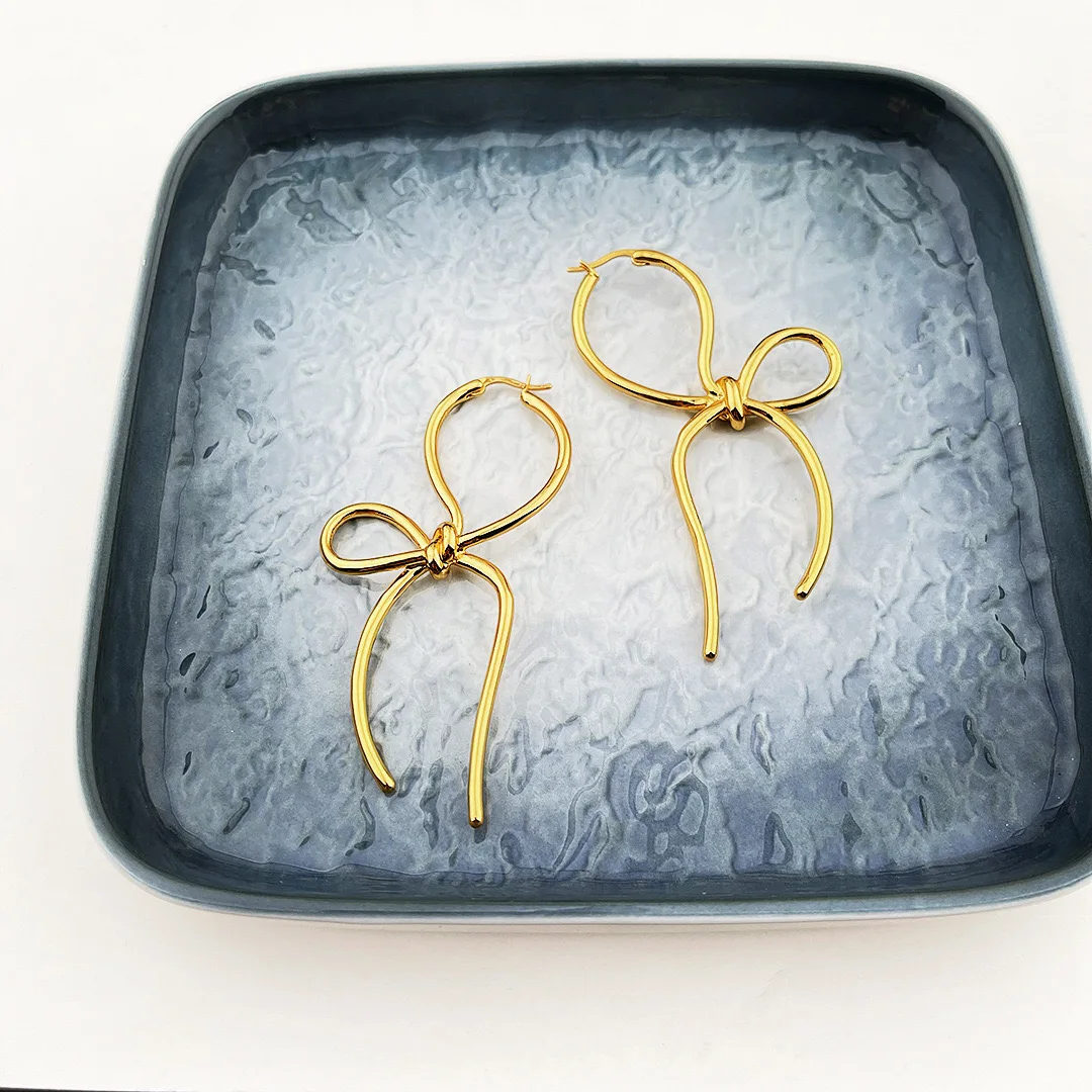 2024 New Trend Fashion Luxury European and American Personality Trend Creative Bow Exaggerated Earnail Party Gift
2024 New Trend Fashion Luxury European and American Personality Trend Creative Bow Exaggerated Earnail Party Gift