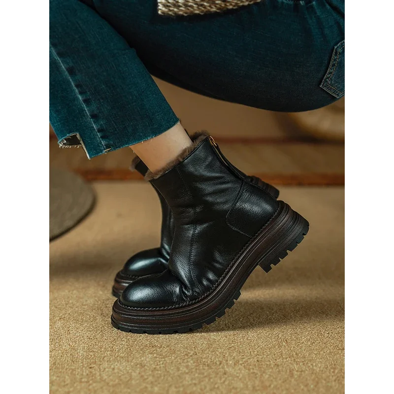 Женские ботильоны из натуральной овчины и шерсти, новые зимние женские туфли на платформе, черные, коричневые, теплые ботинки с круглым носком в стиле ретро
Женские ботильоны из натуральной овчины и шерсти, новые зимние женские туфли на платформе, черные, коричневые, теплые ботинки с круглым носком в стиле ретро