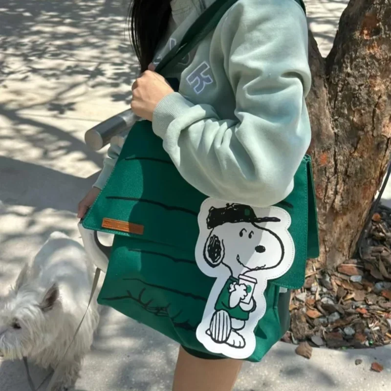 Cartoon Snoopy Handbags Large Capacity Canvas Bags Portable Casual Tote Satchel For Female Students School Bags Mommy Backpacks
Cartoon Snoopy Handbags Large Capacity Canvas Bags Portable Casual Tote Satchel For Female Students School Bags Mommy Backpacks
