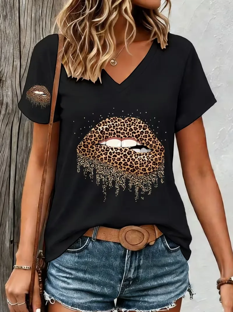 Fashion leopard print 3D printed women T-shirt for summer comfort V-neck short sleeved daily casual Oversized women's clothes
Fashion leopard print 3D printed women T-shirt for summer comfort V-neck short sleeved daily casual Oversized women's clothes