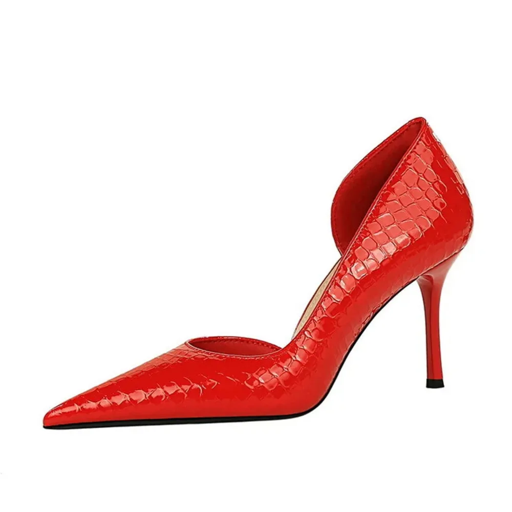 New Fashion Banquet Women's High Thin Heels Shallow Mouth Pointed Side Hollow Leather Pattern Single Wedding Shoes туфли женские
New Fashion Banquet Women's High Thin Heels Shallow Mouth Pointed Side Hollow Leather Pattern Single Wedding Shoes туфли женские