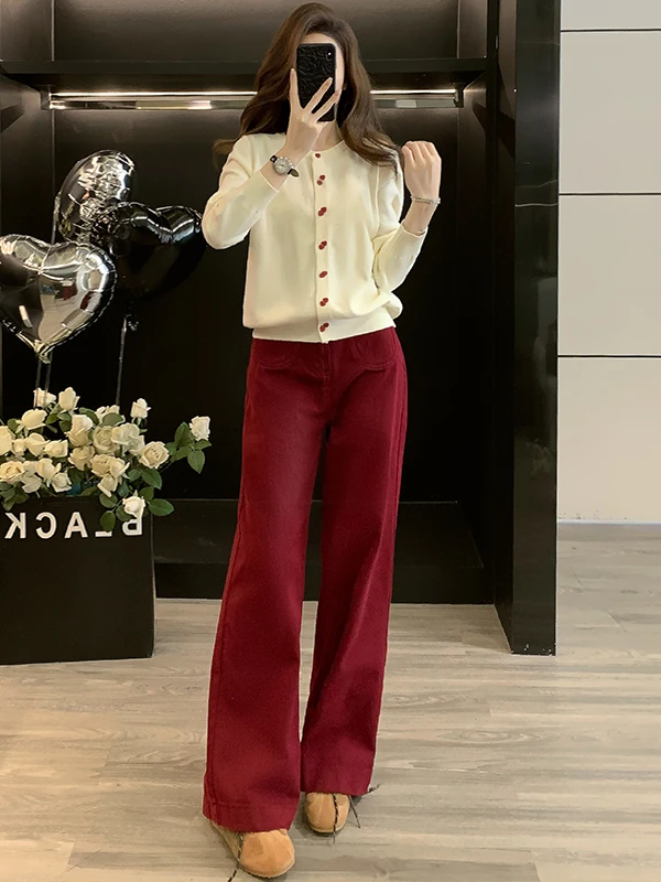 Red Long Sleeve Wide Leg Jeans Two-Piece Set Women's Winter Fashion Anti-Aging Korean Style Complete OOTD Casual Sportswear
Red Long Sleeve Wide Leg Jeans Two-Piece Set Women's Winter Fashion Anti-Aging Korean Style Complete OOTD Casual Sportswear