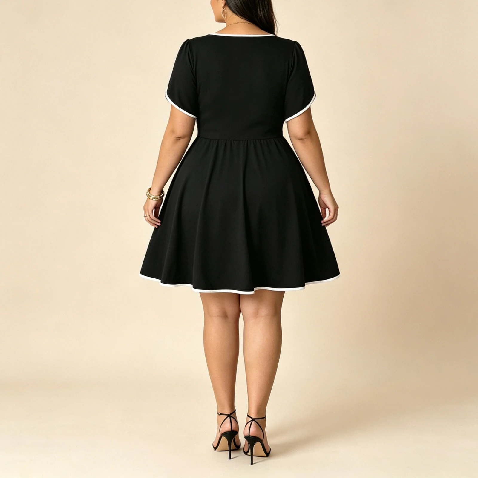 Elegant Lace Sleeveless V-Neck Cocktail Dress Plus Size Knee Length A-Line Party Dress with Floral Embroidery Detail
Elegant Lace Sleeveless V-Neck Cocktail Dress Plus Size Knee Length A-Line Party Dress with Floral Embroidery Detail