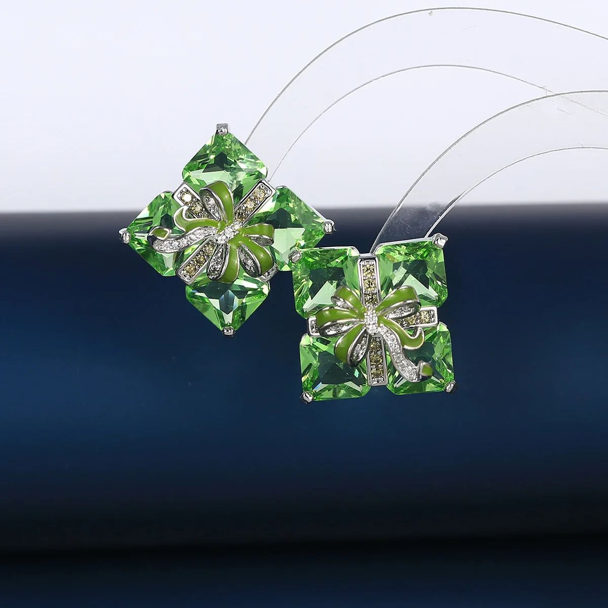 Cute and Fresh Square Fruit Green Zircon Bow Earrings For Women or Girls Chrismas' Gift
Cute and Fresh Square Fruit Green Zircon Bow Earrings For Women or Girls Chrismas' Gift