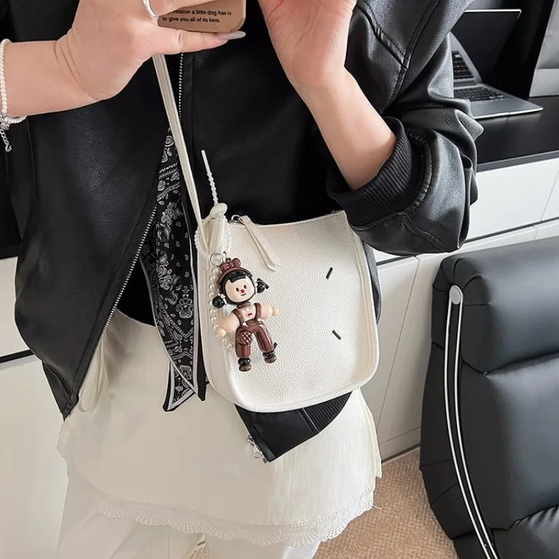 Metropolitan Ballet Style Bag For Women Artistic Underarm Shoulder Bag For Cultural Evenings 
Metropolitan Ballet Style Bag For Women Artistic Underarm Shoulder Bag For Cultural Evenings