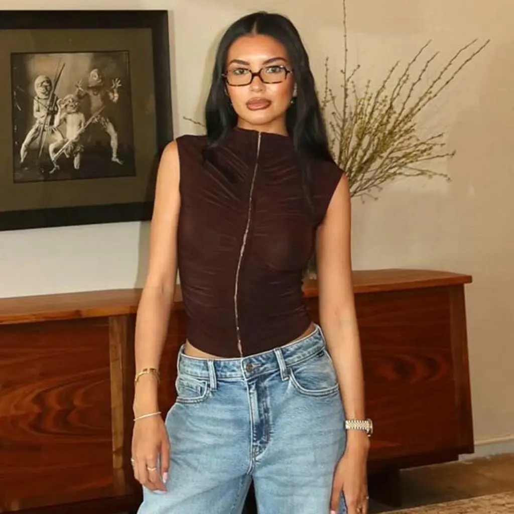 Women's Slim-fit Vest Y25TP137 Solid Color Half-high Collar Buckle Pleated European American Style Summer New Arrivals 
Women's Slim-fit Vest Y25TP137 Solid Color Half-high Collar Buckle Pleated European American Style Summer New Arrivals