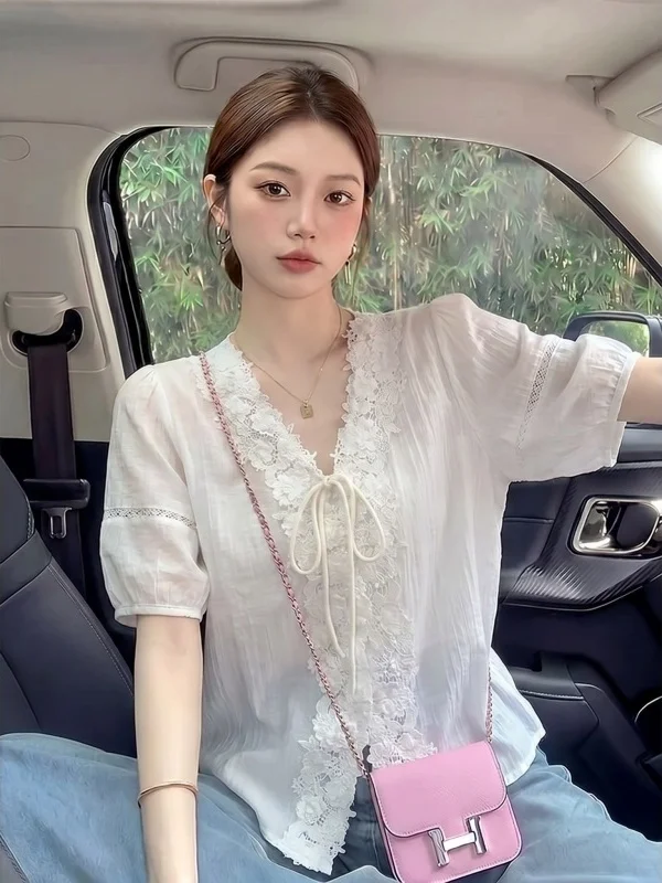 Stylish V-Neck Shoulder Shirt Women's plus Size Beautiful Embroidery Summer New Arrival Korean Style Commute Fashion Top
Stylish V-Neck Shoulder Shirt Women's plus Size Beautiful Embroidery Summer New Arrival Korean Style Commute Fashion Top