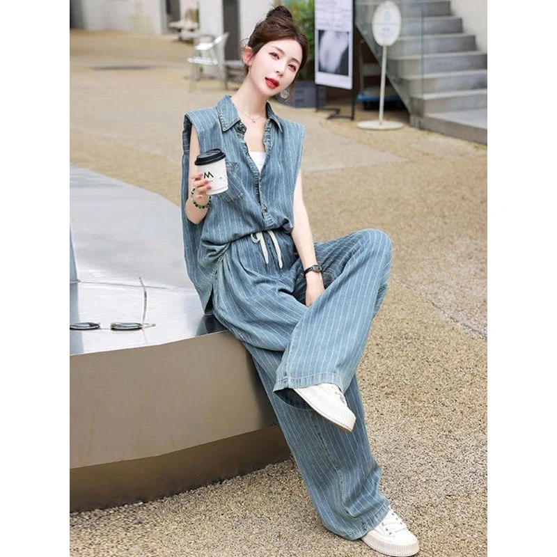 SuperAen 2024 Summer New Casual High-end Retro Denim Vest Jacket Striped Wide-leg Pants Two-piece Set for Women
SuperAen 2024 Summer New Casual High-end Retro Denim Vest Jacket Striped Wide-leg Pants Two-piece Set for Women