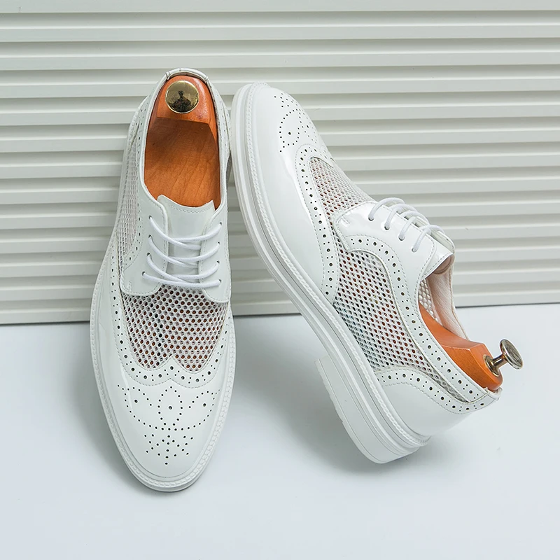 Summer Men Fashion Brogues Men Casual Breathable Brand Small Leather Shoes Business Office Fair Shoes Black and White Size 38-46
Summer Men Fashion Brogues Men Casual Breathable Brand Small Leather Shoes Business Office Fair Shoes Black and White Size 38-46