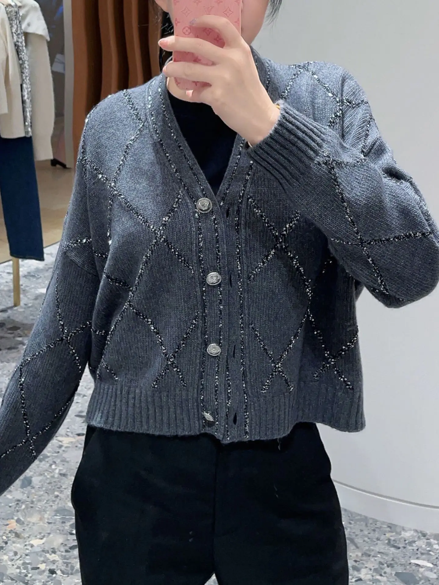 M Home ay Series Loers Women's Knitted Open Cardigan Coat V-ne Loose Fit Sequin Diamond Pattern Winter Faion Outerwear
M Home ay Series Loers Women's Knitted Open Cardigan Coat V-ne Loose Fit Sequin Diamond Pattern Winter Faion Outerwear