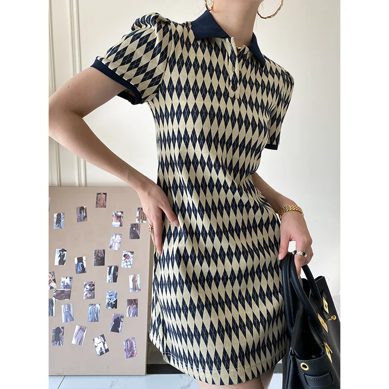 Spring Summer Women's Short Sleeve Dress Fashion Trendy Celebrity Knit Dress French Premium Polo Neck Diamond Plaid Mini Dresses
Spring Summer Women's Short Sleeve Dress Fashion Trendy Celebrity Knit Dress French Premium Polo Neck Diamond Plaid Mini Dresses