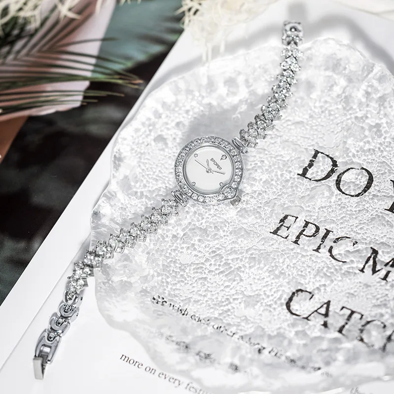 Fashionable And Versatile Women'S WatchSubtly Luxurious And ElegantSmall And Sophisticated Quartz WatchA Perfect Gift For Women.
Fashionable And Versatile Women'S WatchSubtly Luxurious And ElegantSmall And Sophisticated Quartz WatchA Perfect Gift For Women.