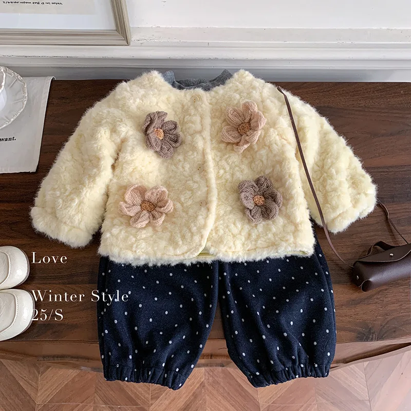 Kids Girls Winter 3piece Set Flower Appliques Thick Warm Infant Girls Wool Jacket+polka Dots Little Girls Pant+solid Undershirt
Kids Girls Winter 3piece Set Flower Appliques Thick Warm Infant Girls Wool Jacket+polka Dots Little Girls Pant+solid Undershirt