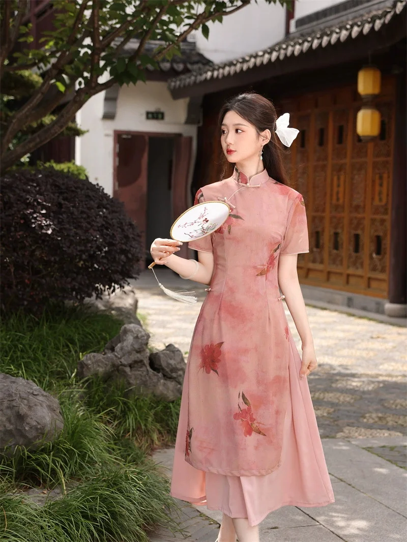 2025 Summer New Aodai Pink Print Floral Long Cheongsam Improved Version Dress for Women
2025 Summer New Aodai Pink Print Floral Long Cheongsam Improved Version Dress for Women