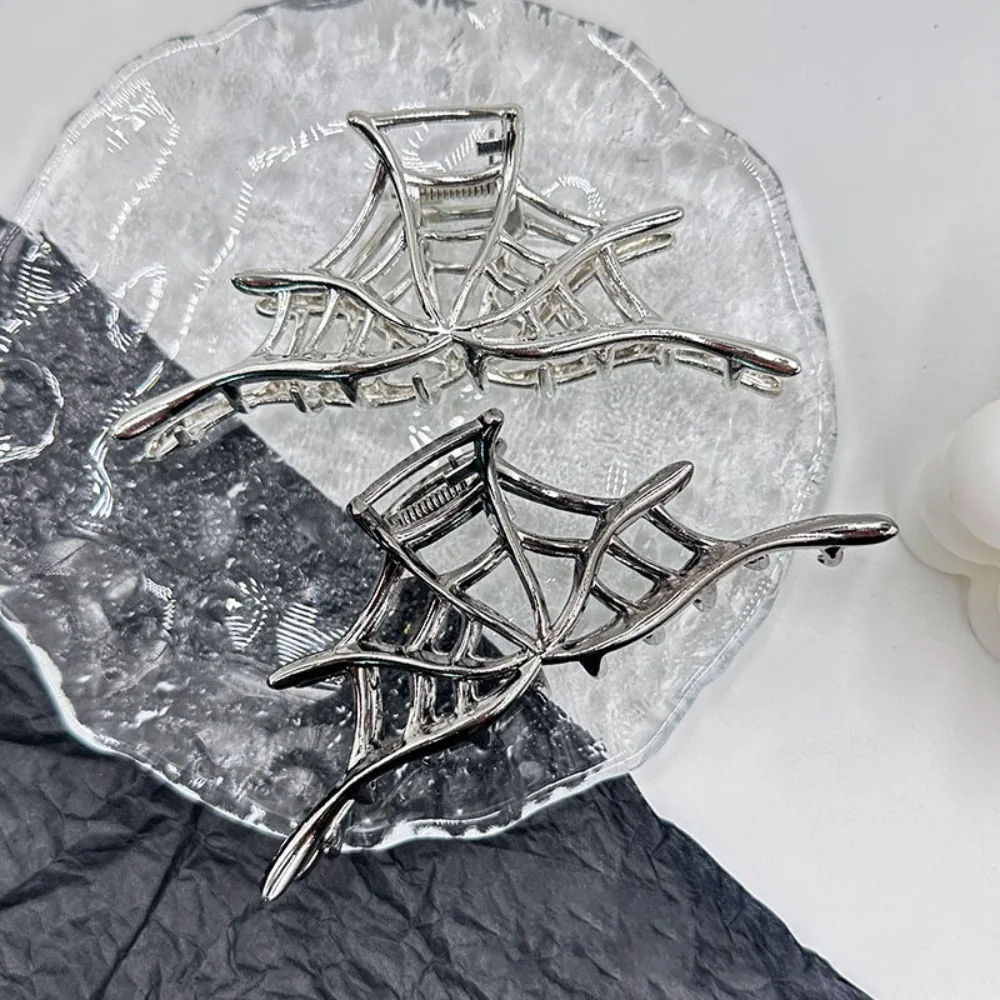New Spider Web Hair Claw Clip Black Silver Vintage Alloy Hairpin High Ponytail Elegant Shark Clip Halloween
New Spider Web Hair Claw Clip Black Silver Vintage Alloy Hairpin High Ponytail Elegant Shark Clip Halloween