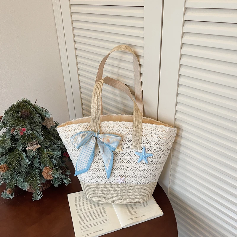 2026 Summer Women Straw Tote Bag Large Capacity Lace Woven Beach Shoulder Bag with Starfish and Silk Scarf Decor Casual Handbag
2026 Summer Women Straw Tote Bag Large Capacity Lace Woven Beach Shoulder Bag with Starfish and Silk Scarf Decor Casual Handbag