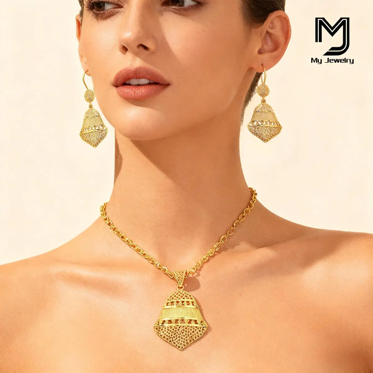 Fashionable Women's Geometric Elegant Hollow Necklace Dubai Gold-Plated Earrings Jewelry Set Daily Casual Holiday Gift
Fashionable Women's Geometric Elegant Hollow Necklace Dubai Gold-Plated Earrings Jewelry Set Daily Casual Holiday Gift