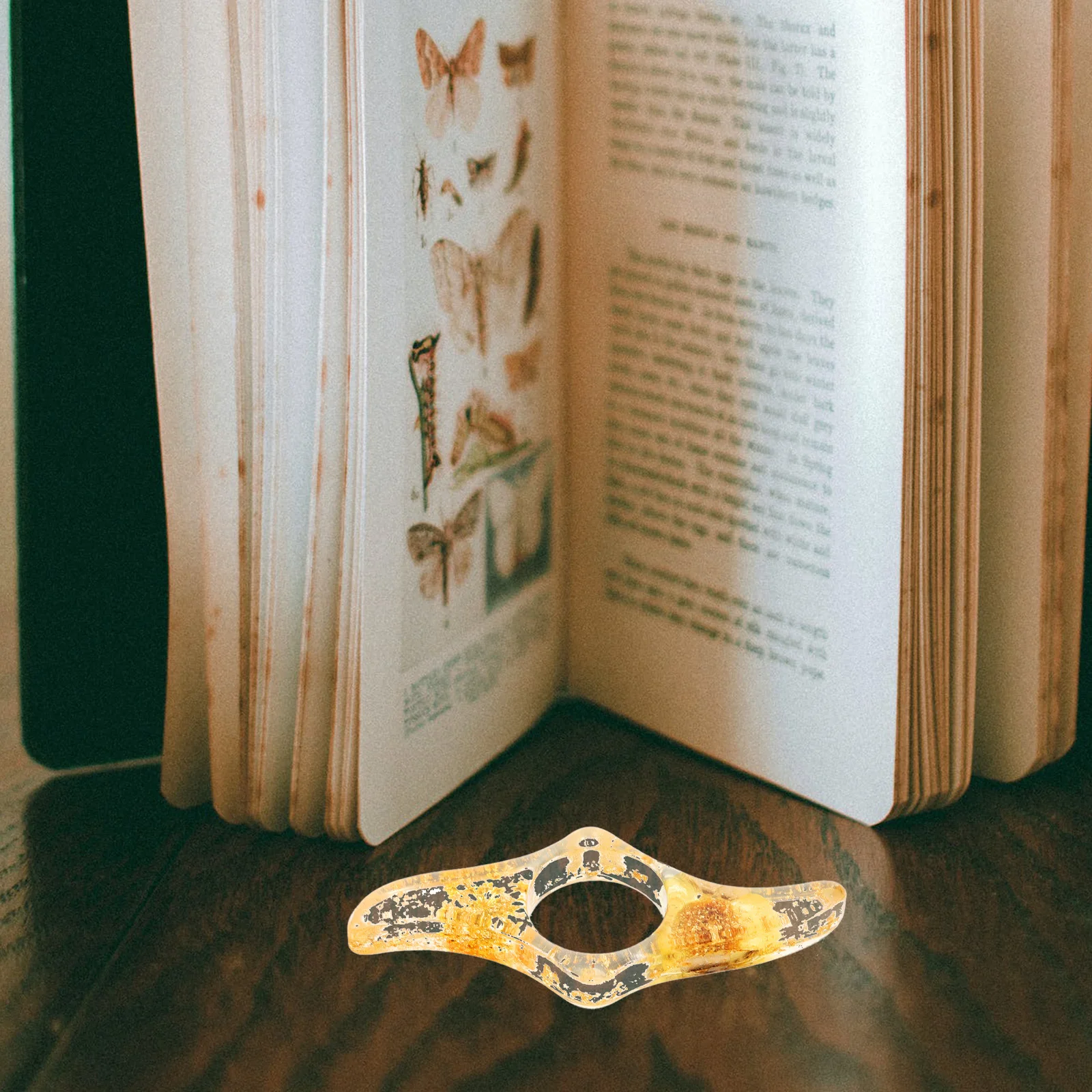 Exquisite Thumb Book Page Holders Reading Assist Device for One Hand Use Multi-Function Page Spreader Portable
Exquisite Thumb Book Page Holders Reading Assist Device for One Hand Use Multi-Function Page Spreader Portable