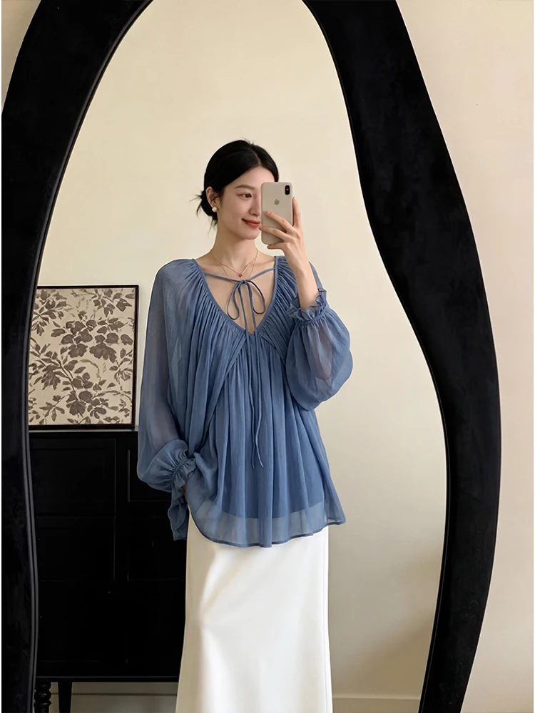 Blue V-neck Tied Waist Chiffon Shirt Women's Loose Slimming Bubble Sleeve Elegant Top Cleanfit Style Polyester Fiber Long Sleeve
Blue V-neck Tied Waist Chiffon Shirt Women's Loose Slimming Bubble Sleeve Elegant Top Cleanfit Style Polyester Fiber Long Sleeve