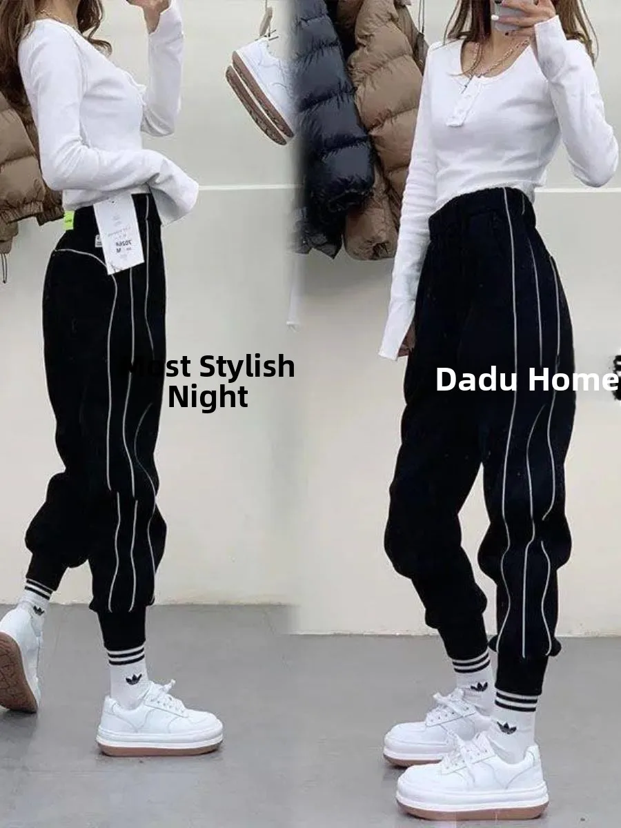 Женские повседневные брюки с высокой талией, на подкладке, в стиле Харадзюку, свободного кроя, спортивные штаны с светоотражающей полосой, корейский стиль, осенние...
Женские повседневные брюки с высокой талией, на подкладке, в стиле Харадзюку, свободного кроя, спортивные штаны с светоотражающей полосой, корейский стиль, осенние...