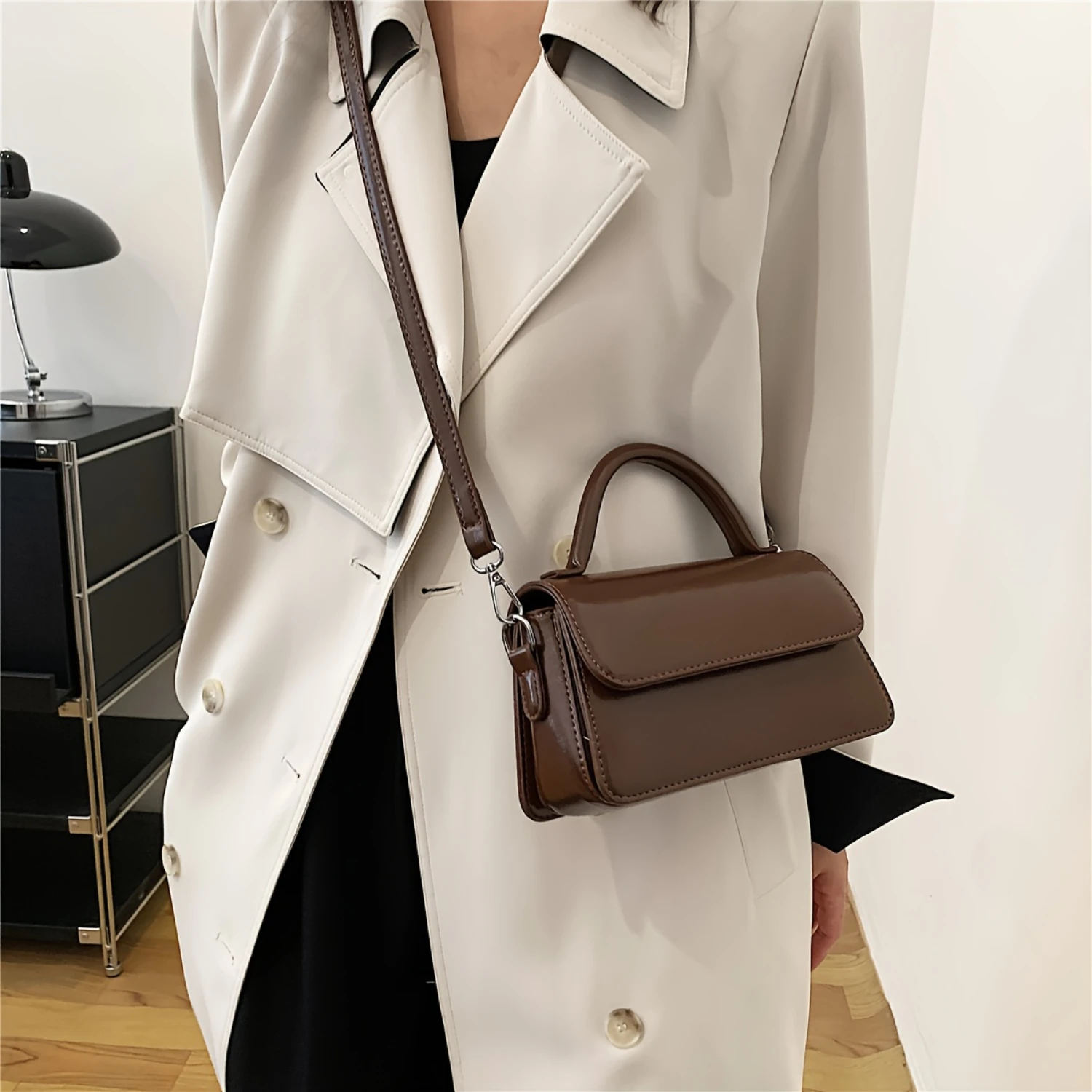 Vintage Flap Crossbody Bag - Retro PU Shoulder Bag for Women, Fashion Handbag & Satchel Purse
Vintage Flap Crossbody Bag - Retro PU Shoulder Bag for Women, Fashion Handbag & Satchel Purse