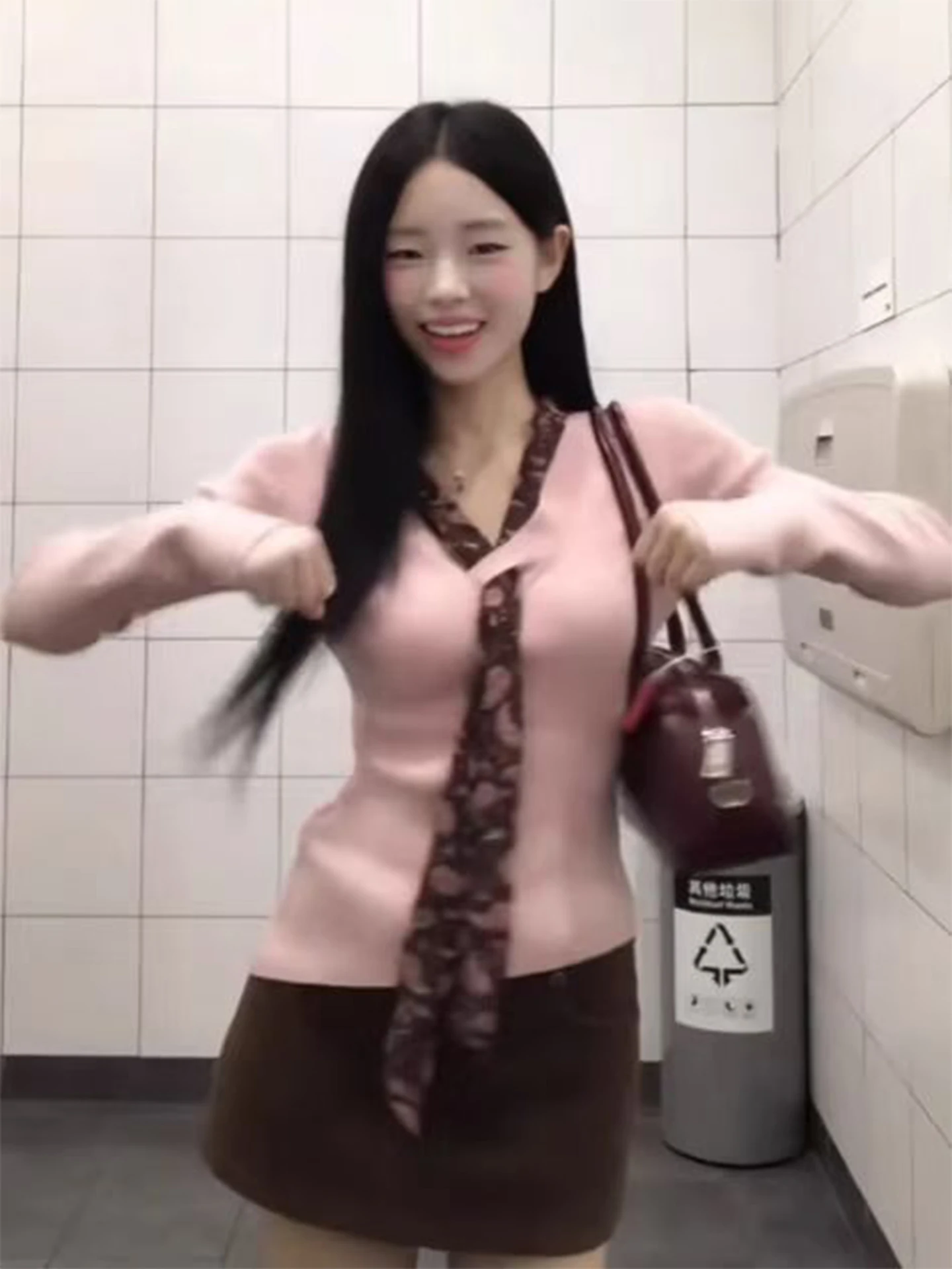 Женский вязаный свитер, новинка 2024, зима, корейский Sle Lazy V-ne Sa Long Sve, теплый топ, повседневный Faion Sve pe
Женский вязаный свитер, новинка 2024, зима, корейский Sle Lazy V-ne Sa Long Sve, теплый топ, повседневный Faion Sve pe