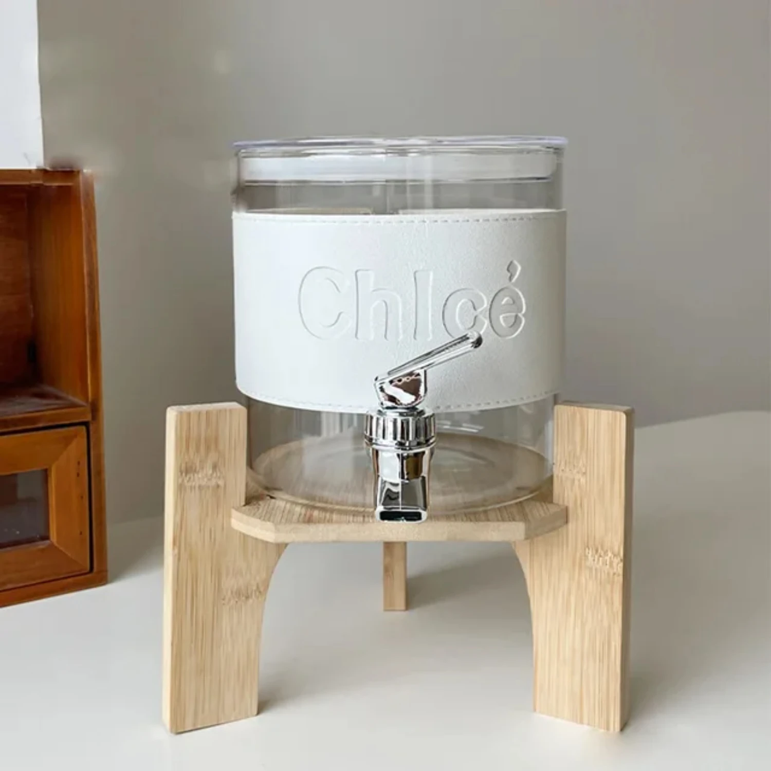 2.3L High Borosilicate Glass Large Capacity Juice Jug Filter With Faucet And Wooden Frame Household Drinkware
2.3L High Borosilicate Glass Large Capacity Juice Jug Filter With Faucet And Wooden Frame Household Drinkware