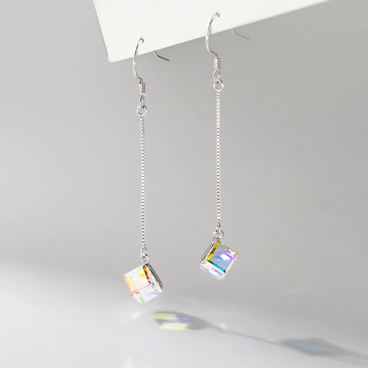 Серьги из серебра 925 пробы с разноцветным квадратным камнем, уникальные простые элегантные ювелирные изделия, женские серьги Pendientes Mujer, милые серьги 
Серьги из серебра 925 пробы с разноцветным квадратным камнем, уникальные простые элегантные ювелирные изделия, женские серьги Pendientes Mujer, милые серьги