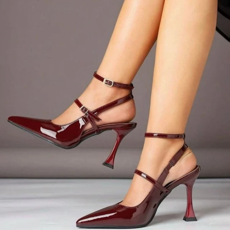 Женские дизайнерские туфли на высоком каблуке-шпильке с острым носком 2021, модные пикантные женские сандалии для стриптиза из лакированной кожи с пряжкой на щиколотке большого размера
Женские дизайнерские туфли на высоком каблуке-шпильке с острым носком 2021, модные пикантные женские сандалии для стриптиза из лакированной кожи с пряжкой на щиколотке большого размера