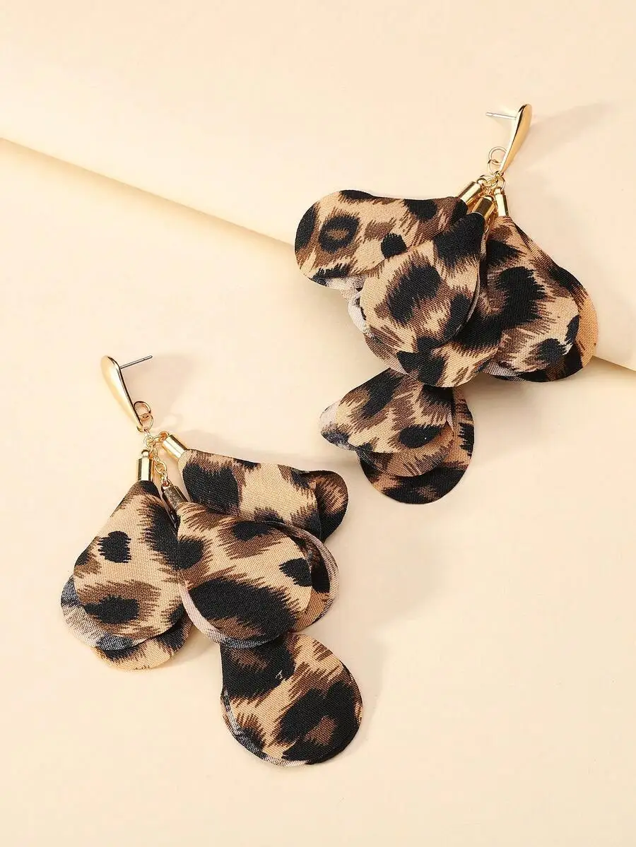 Bohemian Leopard Print Flower Pendant Earrings For Women Party Everyday Wear
Bohemian Leopard Print Flower Pendant Earrings For Women Party Everyday Wear