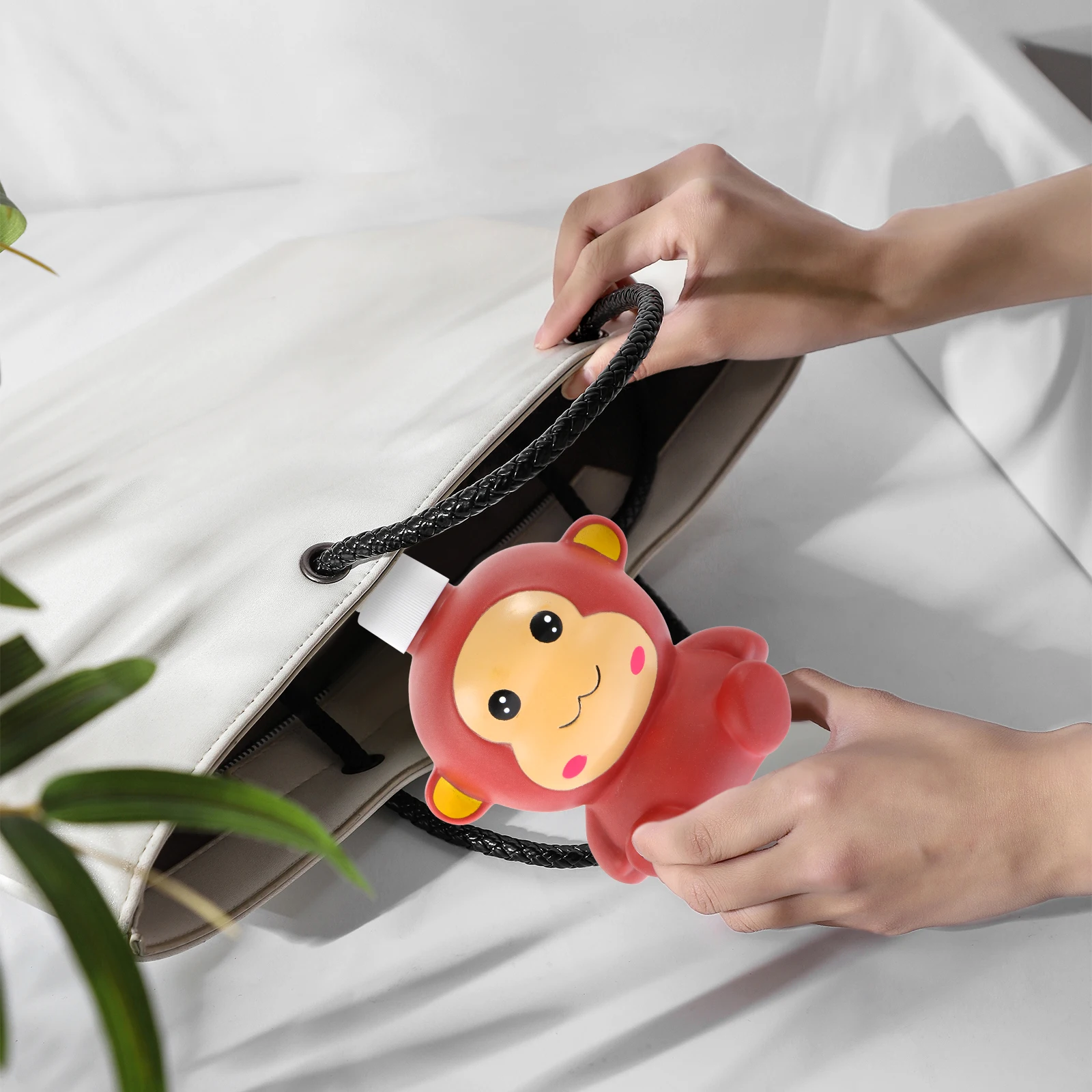 Cartoon Monkey Pump Dispenser 300ml Shampoo Bottle Bathroom H Soap Holder Soap Holder Travel Size Portable
Cartoon Monkey Pump Dispenser 300ml Shampoo Bottle Bathroom H Soap Holder Soap Holder Travel Size Portable
