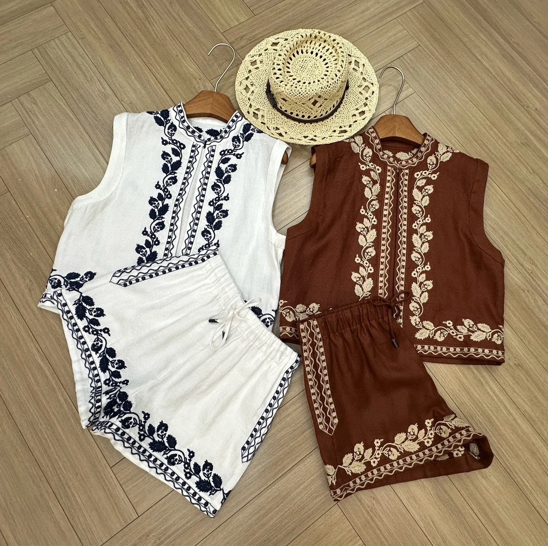24 New Women Spring Summer Embroidery Floral Pattern Linen Sleeveless Waistcoat Shorts Vintage Casual Suit
24 New Women Spring Summer Embroidery Floral Pattern Linen Sleeveless Waistcoat Shorts Vintage Casual Suit