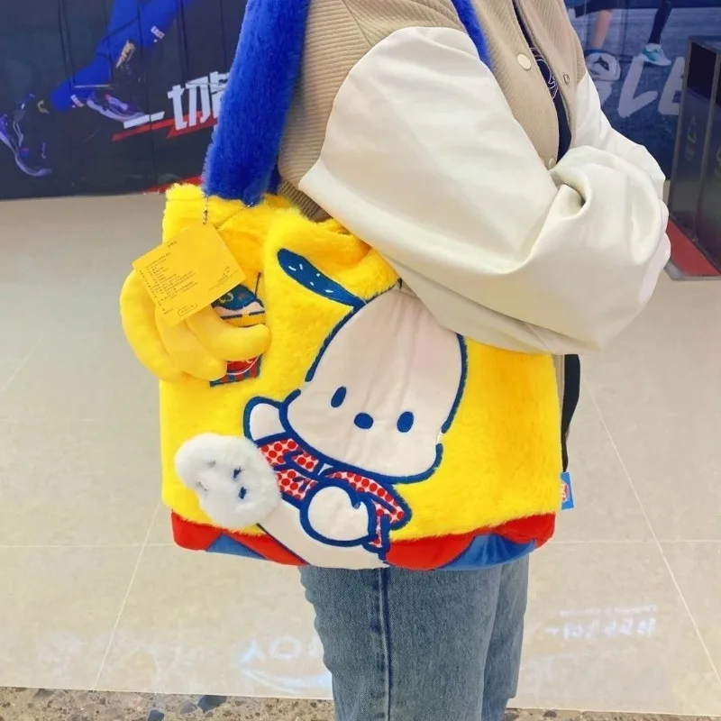 Kawaii Pochacco Sanrio Autumn Winter Cute Plush Handbag Children Large Capacity Shoulder Bag Students Christmas Gifts for Girls
Kawaii Pochacco Sanrio Autumn Winter Cute Plush Handbag Children Large Capacity Shoulder Bag Students Christmas Gifts for Girls