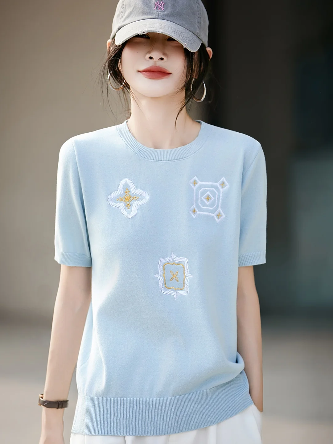 Casual Style round Neck Embroidered Pure Cotton Knitted Top Women's Short Sleeve Loose Slimming Overhead Thin Upper Body
Casual Style round Neck Embroidered Pure Cotton Knitted Top Women's Short Sleeve Loose Slimming Overhead Thin Upper Body
