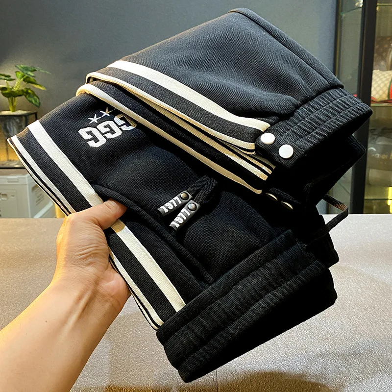 High-End Loose Tappered Sweatpants Men's Autumn 2024 New Knitted Trousers American Harem Sports Pants
High-End Loose Tappered Sweatpants Men's Autumn 2024 New Knitted Trousers American Harem Sports Pants