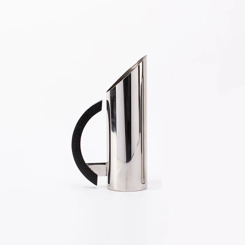 Modern simple stainless steel, wooden handle kettle decorative props ornament, model room restaurant kitchen
Modern simple stainless steel, wooden handle kettle decorative props ornament, model room restaurant kitchen