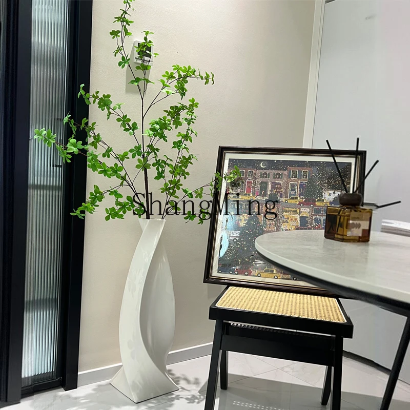 HZX-light luxury floor-to-ceiling large vase living room flower arrangement ornament modern minimalist TV cabinet decoration
HZX-light luxury floor-to-ceiling large vase living room flower arrangement ornament modern minimalist TV cabinet decoration