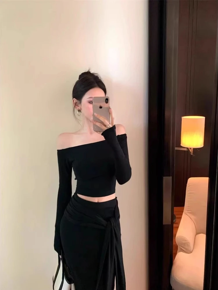 Korean Style Pure Desire Spicy Girl Fashion Set Women's Spring 2026 New Belted Shoulder Bared Top Half Skirt Two Piece Set
Korean Style Pure Desire Spicy Girl Fashion Set Women's Spring 2026 New Belted Shoulder Bared Top Half Skirt Two Piece Set