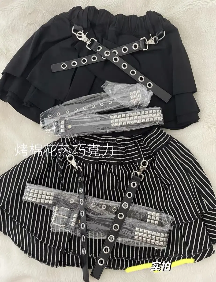Летне-осенняя короткая юбка с высокой талией и цепочкой-поясом в стиле Y2K, плиссированная, в стиле панк, повседневная, для женщин, новинка 2026 года
Летне-осенняя короткая юбка с высокой талией и цепочкой-поясом в стиле Y2K, плиссированная, в стиле панк, повседневная, для женщин, новинка 2026 года