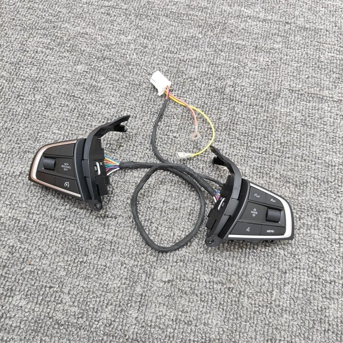 Совместим с многофункциональным переключателем управления/переключателем круиз-контроля на руле Borgward BX7 BX5
Совместим с многофункциональным переключателем управления/переключателем круиз-контроля на руле Borgward BX7 BX5