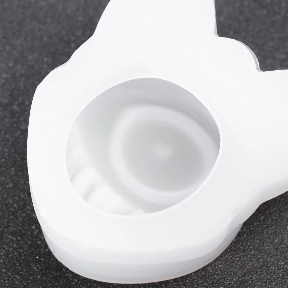 Eye Shape Silicone Mold for DIY Epoxy Resin Pendant Accessories White Color Smooth Mirror Portable Reusable Safe Durable
Eye Shape Silicone Mold for DIY Epoxy Resin Pendant Accessories White Color Smooth Mirror Portable Reusable Safe Durable