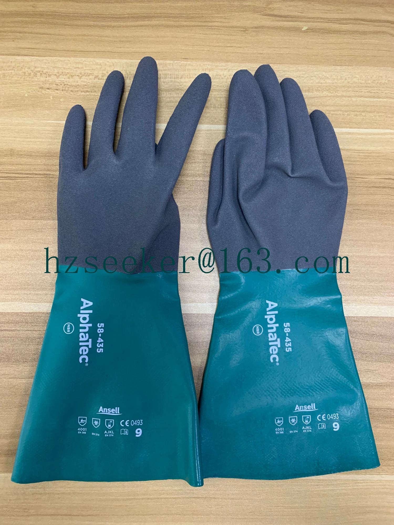 Ansell AlphaTec® 58-435 (1 pair)Heavy-duty high-dexterity gloves offering superb grip for handling wet or oily components
Ansell AlphaTec® 58-435 (1 pair)Heavy-duty high-dexterity gloves offering superb grip for handling wet or oily components