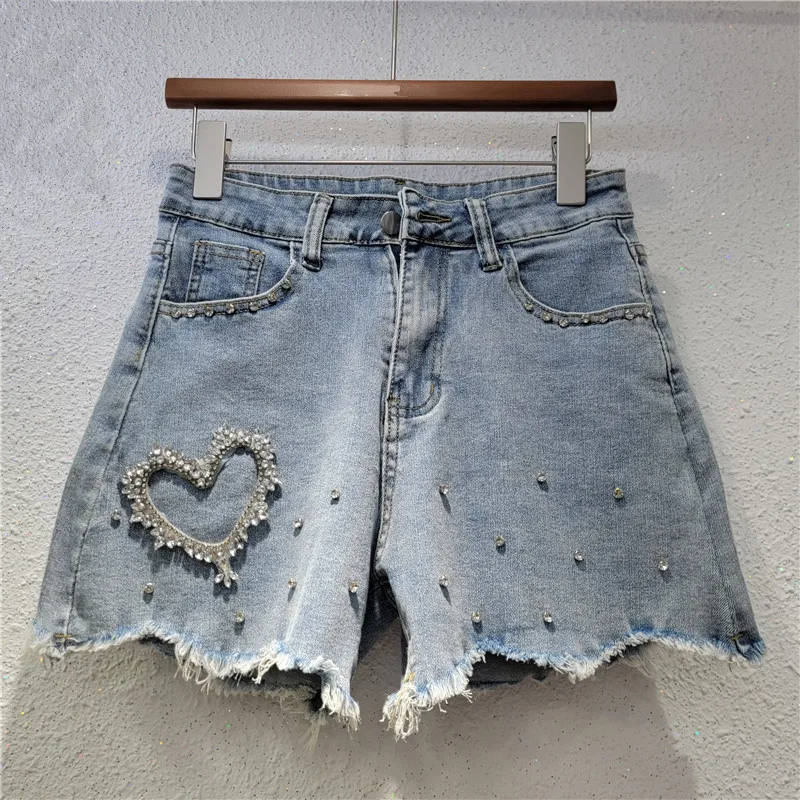Women's Rhinestone Heart Denim Shorts High Waist Frayed Hem Jeans Shorts for Summer Streetwear Light Blue Zipper Wide Leg Pants
Women's Rhinestone Heart Denim Shorts High Waist Frayed Hem Jeans Shorts for Summer Streetwear Light Blue Zipper Wide Leg Pants