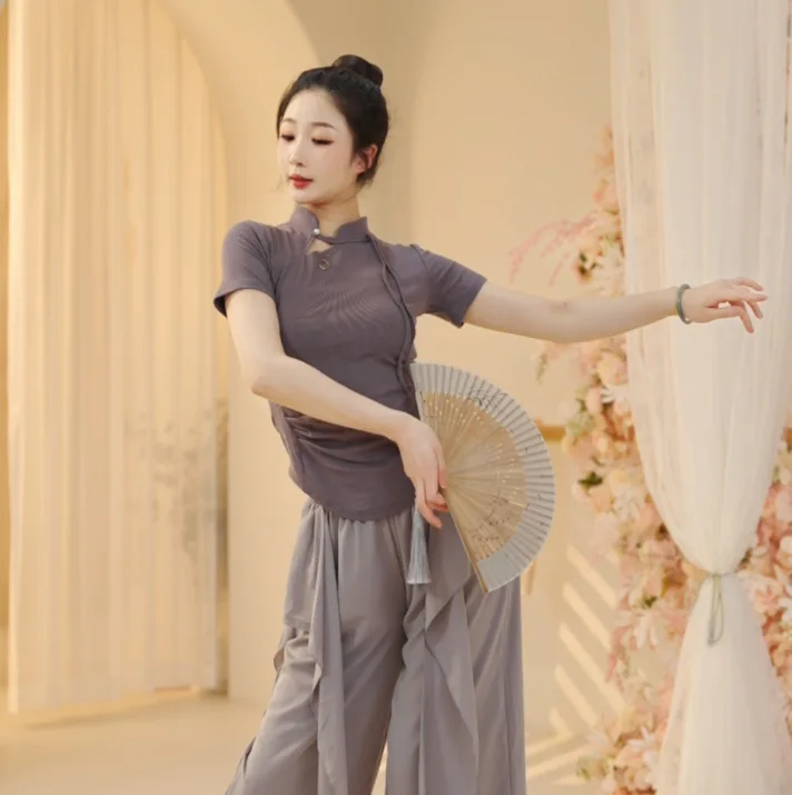 Practice clothes Female adult stand-up collar Improved cheongsam Modern dance Classical dance clothing Body clothes
Practice clothes Female adult stand-up collar Improved cheongsam Modern dance Classical dance clothing Body clothes