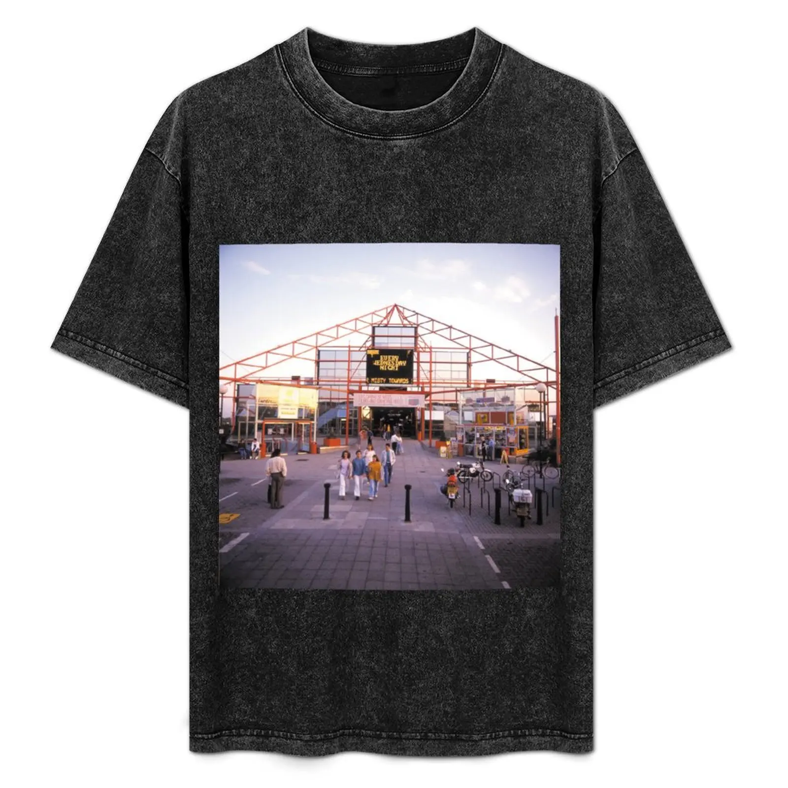 The Point, Central Milton Keynes, circa 1990 T-Shirt Summer Holiday T-Shirt
The Point, Central Milton Keynes, circa 1990 T-Shirt Summer Holiday T-Shirt