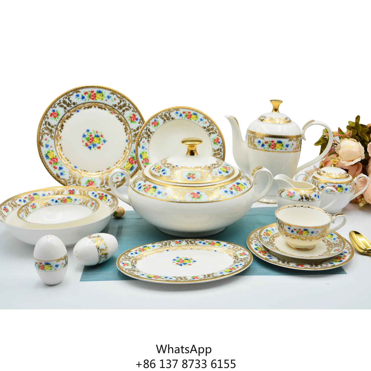 98pcs Luxury Embossed Gold Tableware Royal Style Flower Design Bone China Dinnerware Porcelain Dinner Dish Sets
98pcs Luxury Embossed Gold Tableware Royal Style Flower Design Bone China Dinnerware Porcelain Dinner Dish Sets