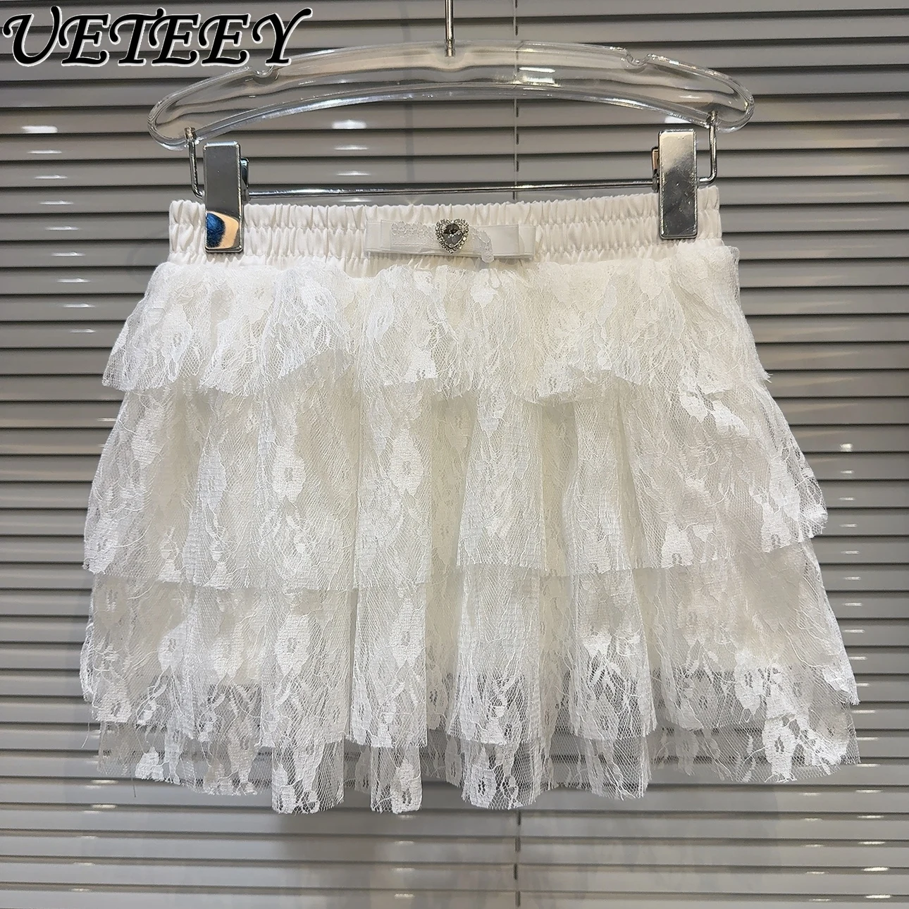 Sweet Cute Girl's All-Match Elastic Waist Short Skirt 2024 Summer New Rhinestone Bow Lace Cake Women's White Mini Skirts
Sweet Cute Girl's All-Match Elastic Waist Short Skirt 2024 Summer New Rhinestone Bow Lace Cake Women's White Mini Skirts