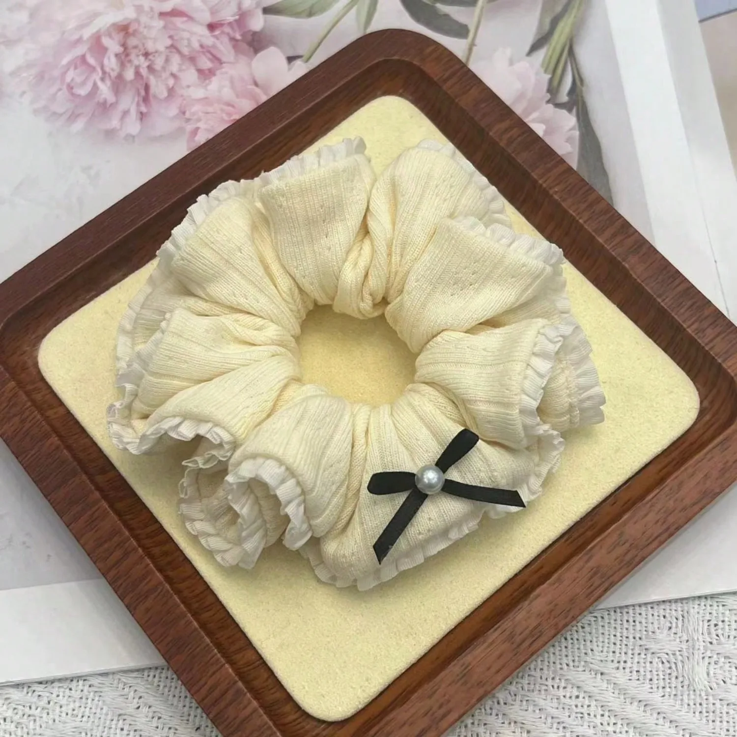 1pc New Handmade Knitted Scrunchie, Soft And Fluffy, Fresh, Sweet, Cute, And Fashionable Hair Accessory
1pc New Handmade Knitted Scrunchie, Soft And Fluffy, Fresh, Sweet, Cute, And Fashionable Hair Accessory